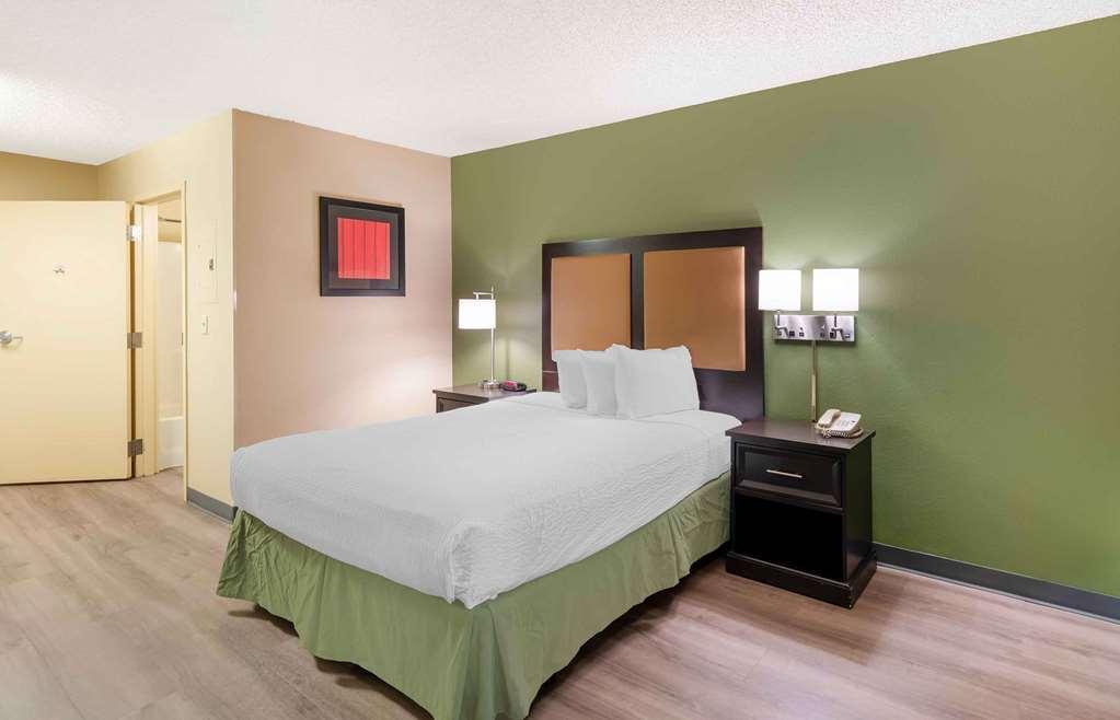 Extended Stay America Suites - Fresno - North Room photo