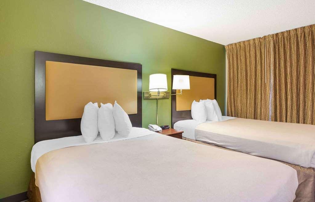 Extended Stay America Suites - Fresno - North Room photo